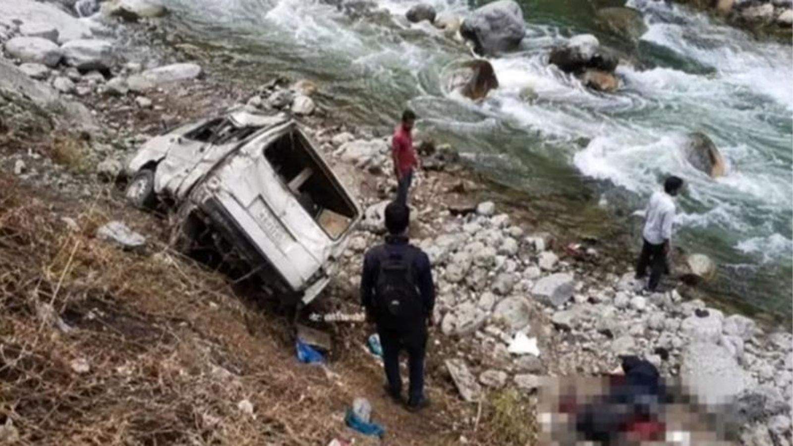 Traumatic accident in Uttarakhand: Family going for funeral falls into ditch,