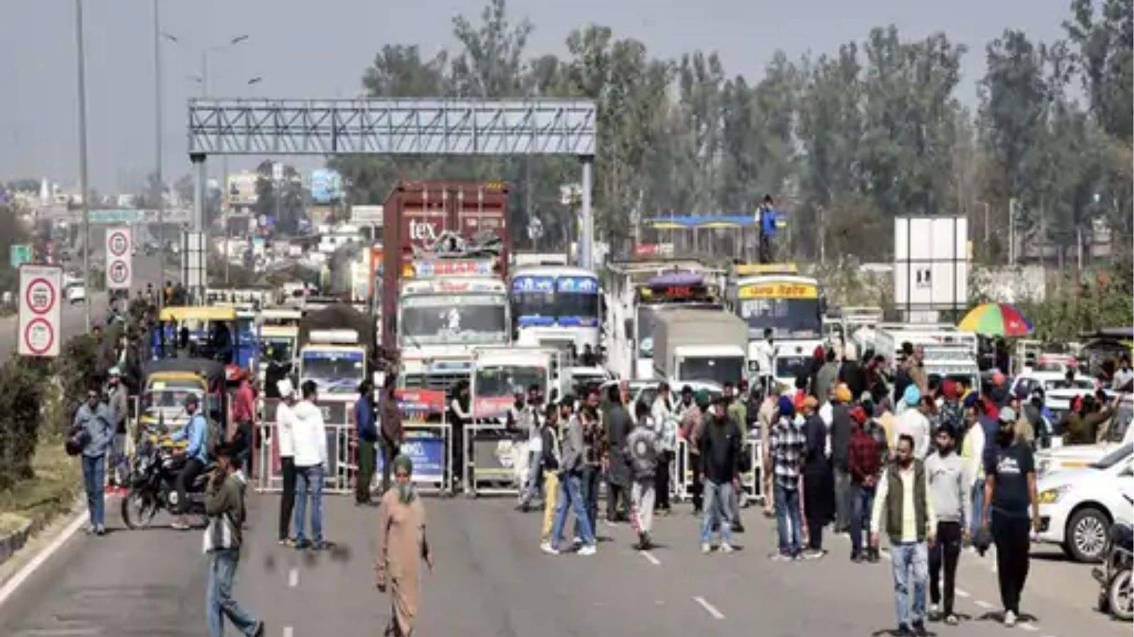 In response to Himachal government's tax, 'Khalsa tax' of Nihangs, collection from vehicles has started