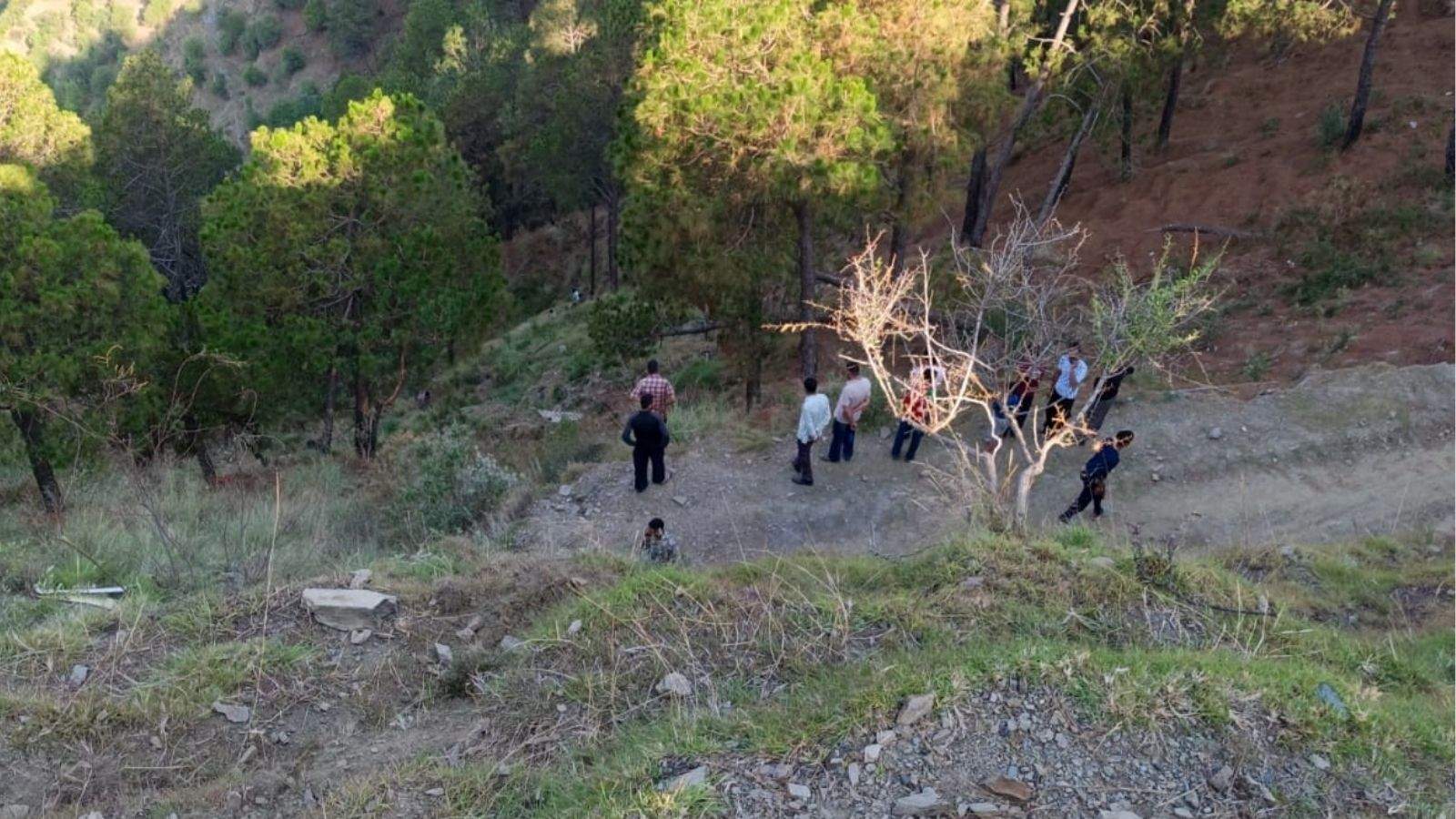 Bolero plunges into 500-meter-deep gorge in Chamba, Himachal; seven dead, including three brothers.