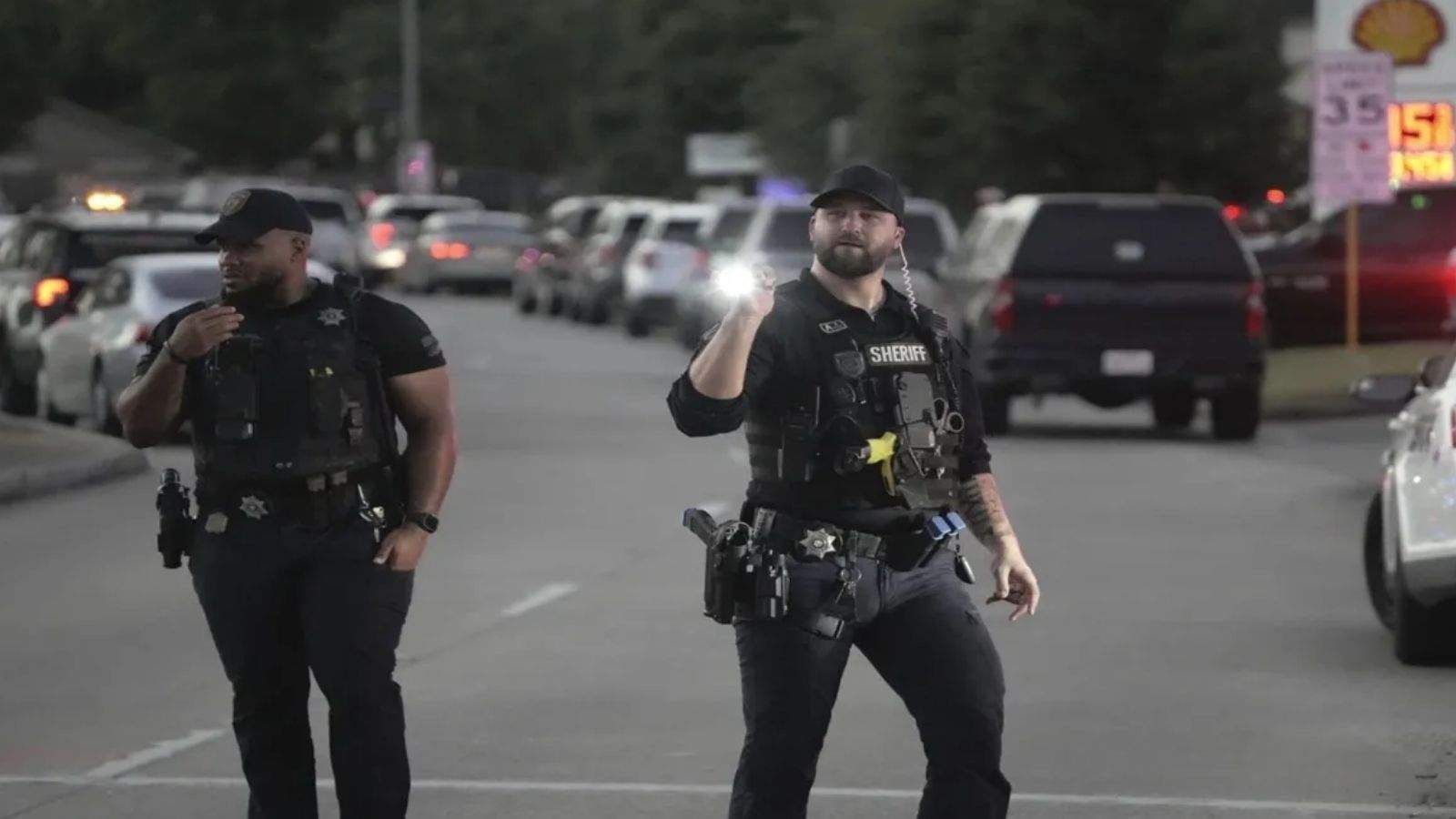 Firing in New York's Times Square, causing panic