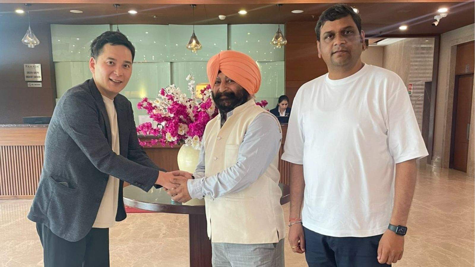 Japan's CEO held an in-depth discussion with Dr. Bedi, deliberating on gastrointestinal and kidney diseases in dogs.