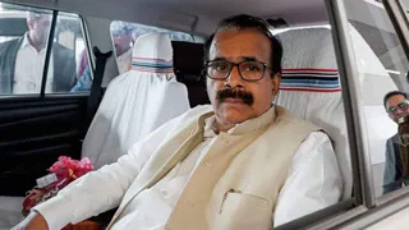 Union Minister resigns; President accepts resignation.