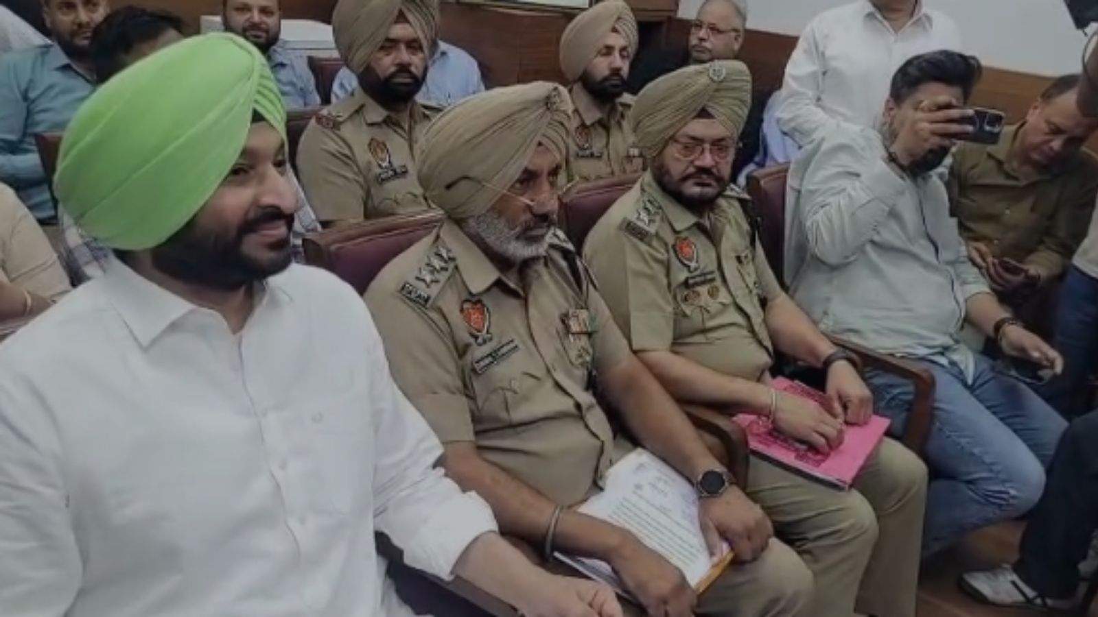 SC Commission imposes religious penance on Union Minister of State Ravneet Bittu; verdict delivered regarding remarks made about the police.