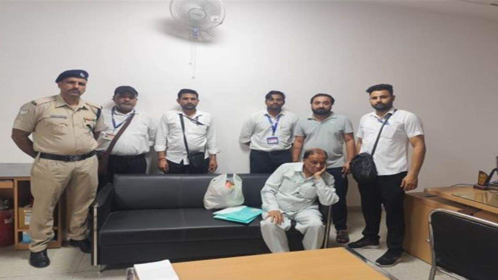 Fake vigilance inspector arrested at Jalandhar Cantt railway station; had been receiving VIP treatment for six months.