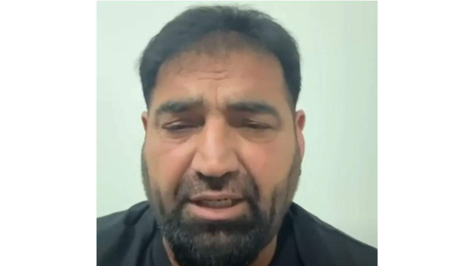 Fake accounts created in the name of Punjabi singer KS Makhan; he says, "Trust only the official page."