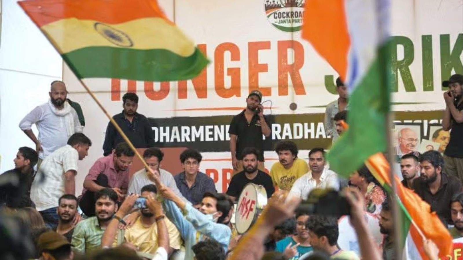 Delhi on high alert for 'Chalo Sansad' march: 10,000 protesters gather at Jantar Mantar, break through barricades.